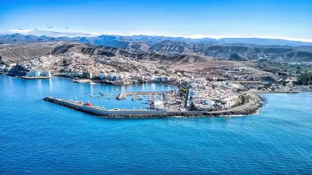 Arguineguín and Las Marañuelas beach from the air